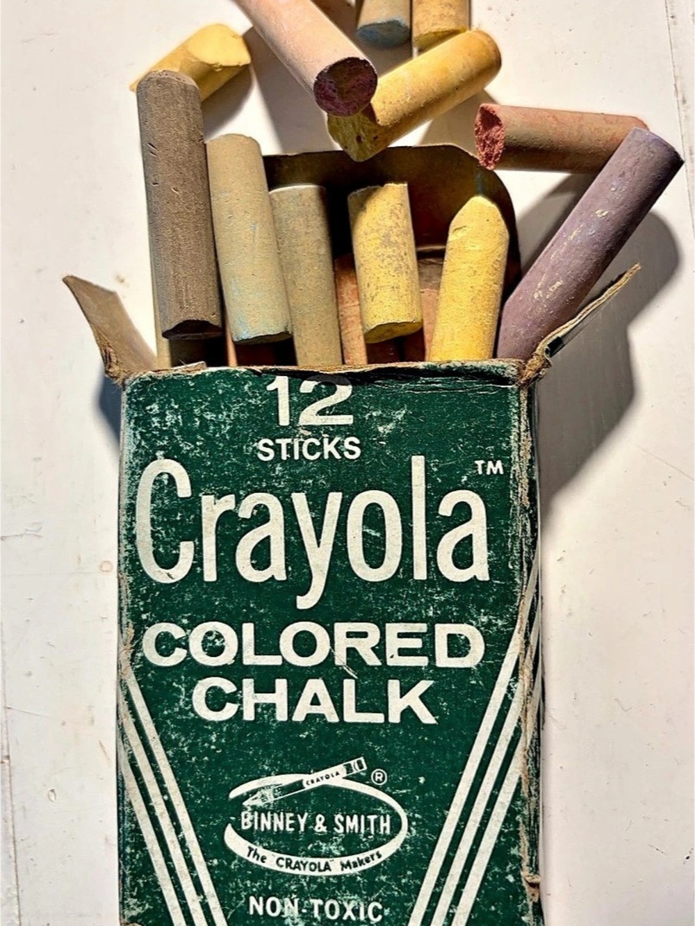 Vintage Crayola Colored Chalk 12 Sticks Box Binney Smith Made In USA Craft Flaw